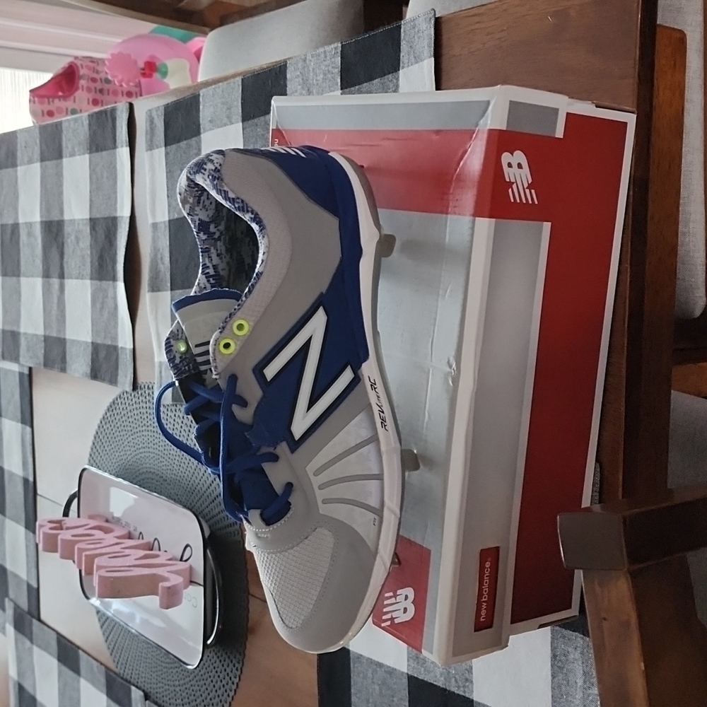 New Balance baseball metal cleats